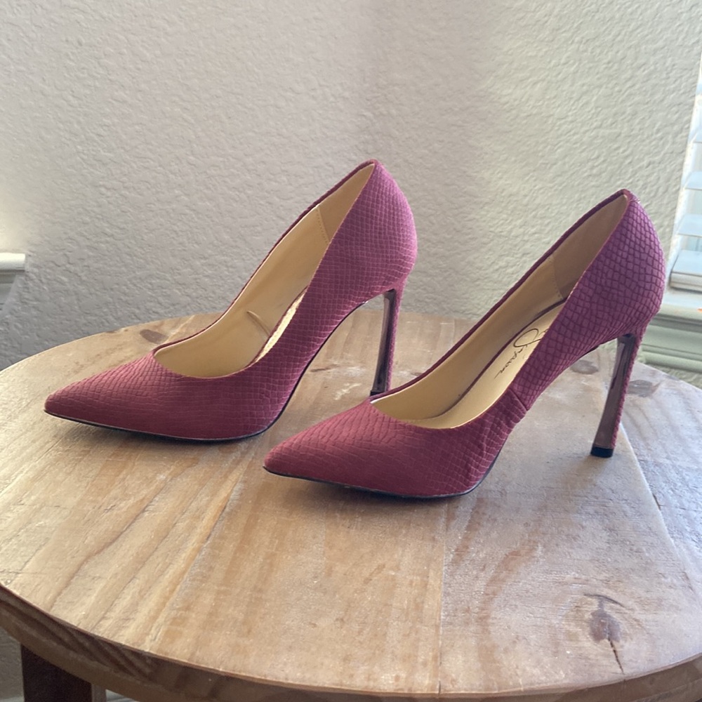 Jessica Simpson, size 7, suede, purple pumps